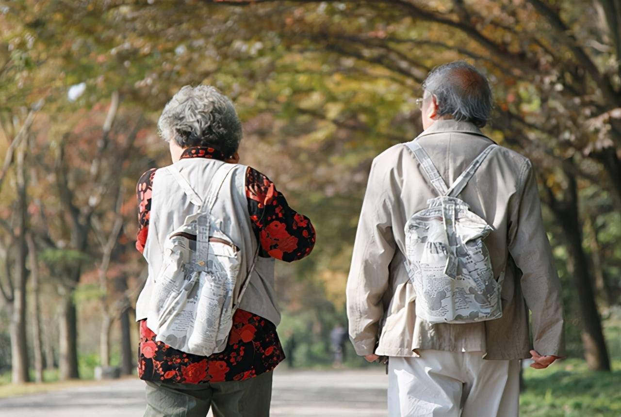 60岁以上老人爱上旅行增速惊人背后小心旅游团的这些陷阱