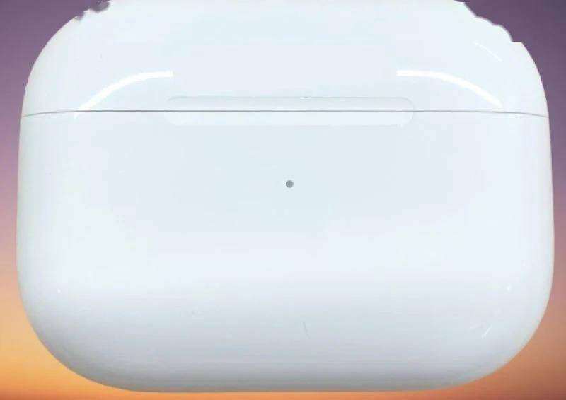 苹果AirPods Pro 2 实拍图曝光：充电盒新增扬声器开孔、挂绳孔_耳机