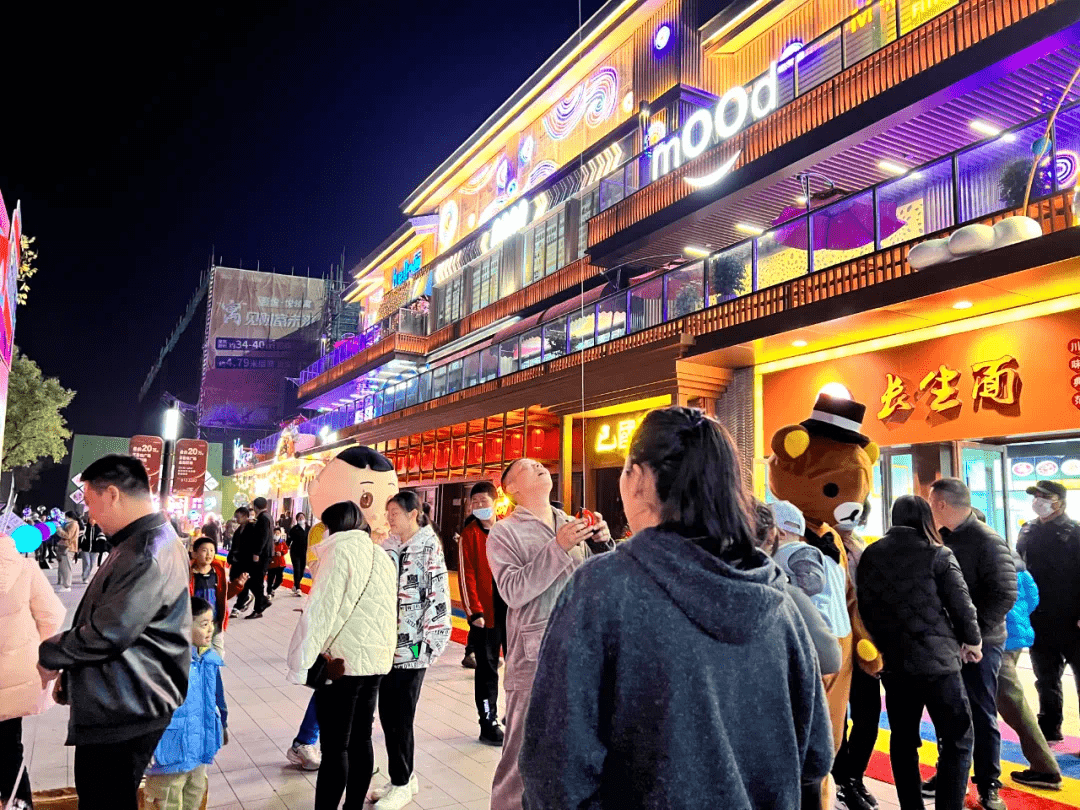 红动港城日照东港吾悦广场金街样板段开放仪式圆满落下帷幕