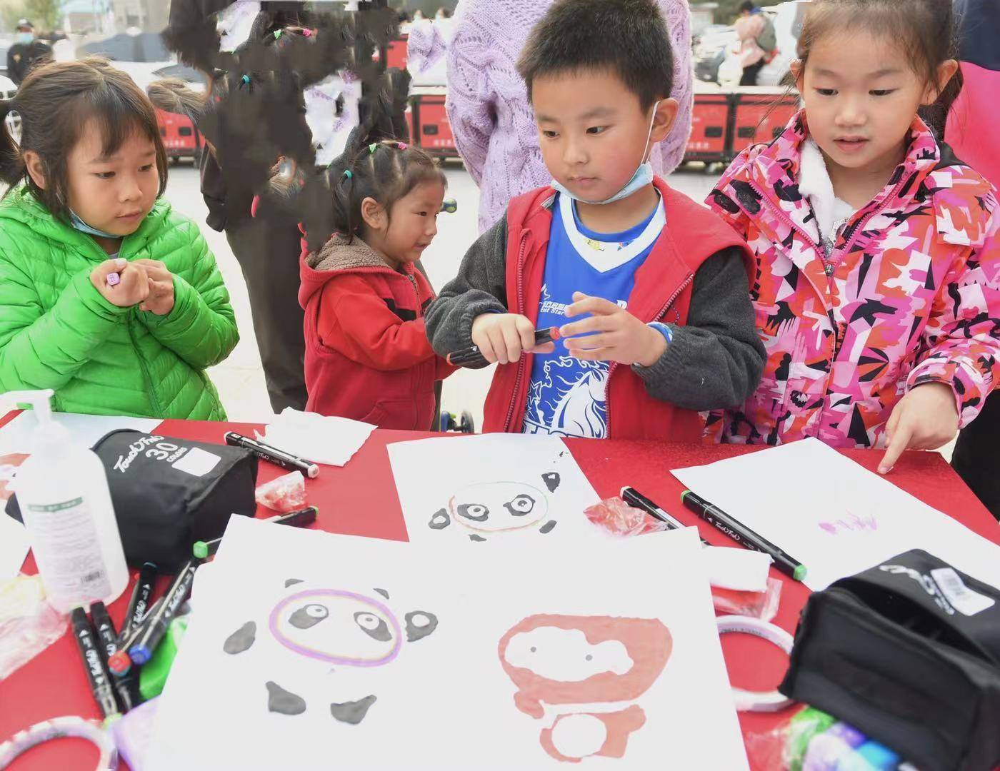 中国流动科技馆“燃冰逐梦”主题巡展启动