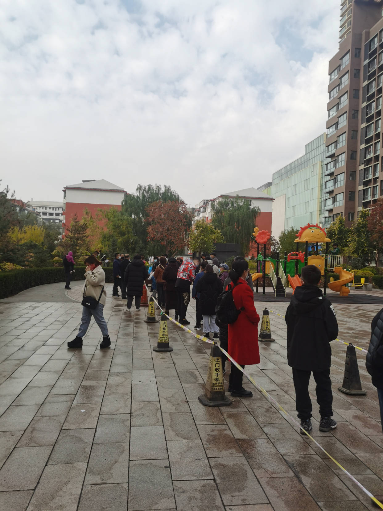 太阳|疫情生活：分明是过街的雨水