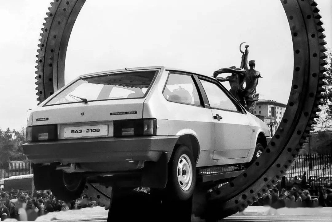 苏联先进家庭车拉达2108它是苏联车苏联技术车还是西德技术车