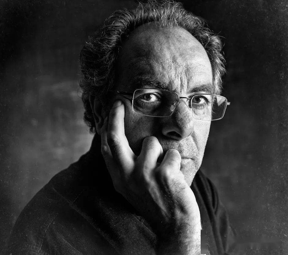 著名油画家姜国芳当选"国际肖像画大赛"评委_艺术