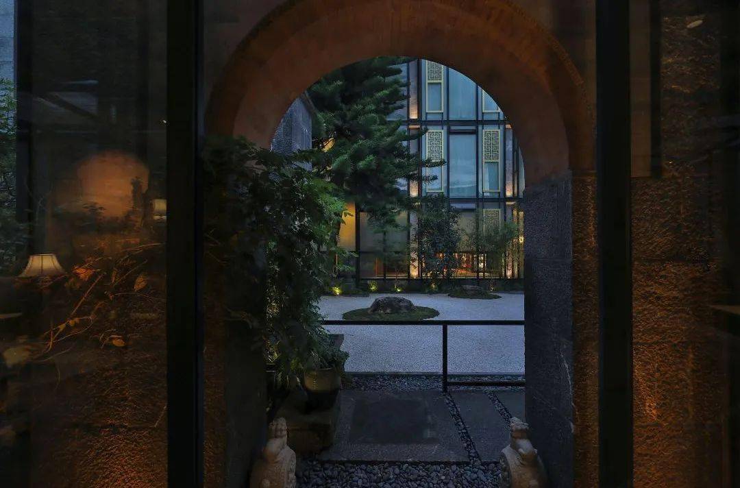 大理青朴酒店渔舟唱晚暮色听风如一副诗意的画卷述说着渔村沧海桑田的