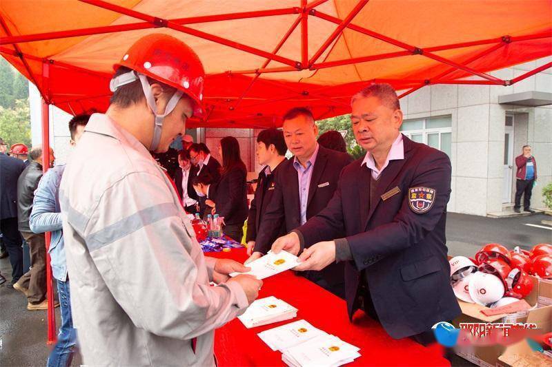 邵陽新聞在線訊(通訊員 蔡昌和)10月26日上午,邵陽市勞動監察局組織