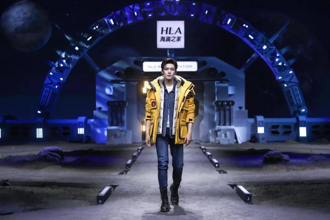 系列 满满的科技感！这是一场关于星辰与繁花的艺术之旅