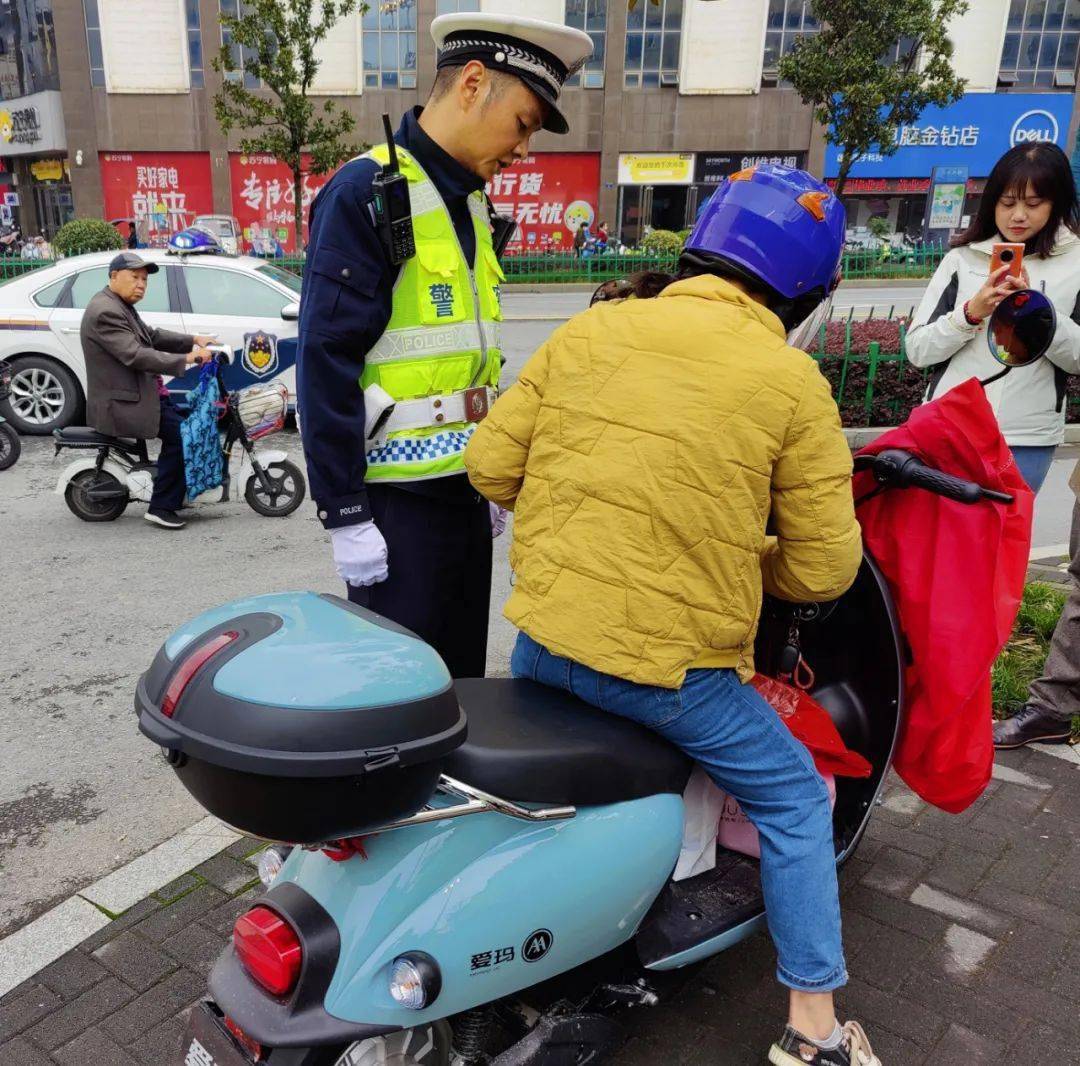 一路畅通池州公安交警对电动车未按规定登记上牌上路行驶违法行为开展