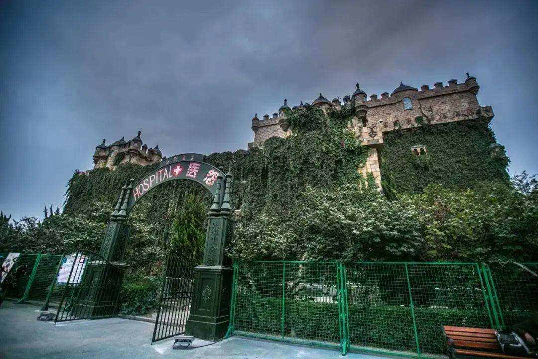 泉城欧乐堡魔幻玩圣节,白 黑"妖"你狂欢见鬼去!