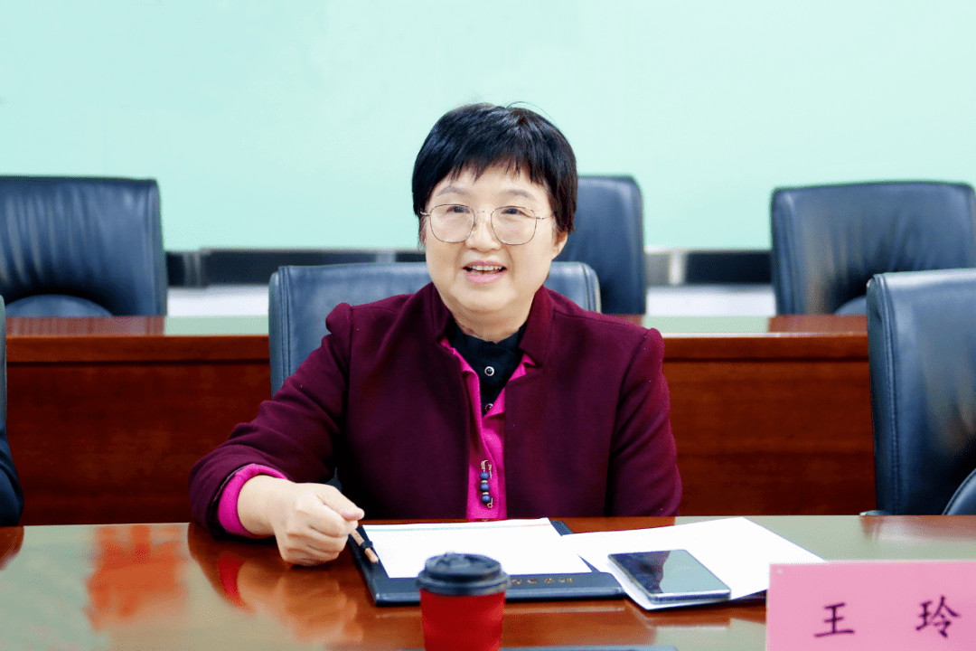 王玲强调:以更高标准建设人大代表联络站