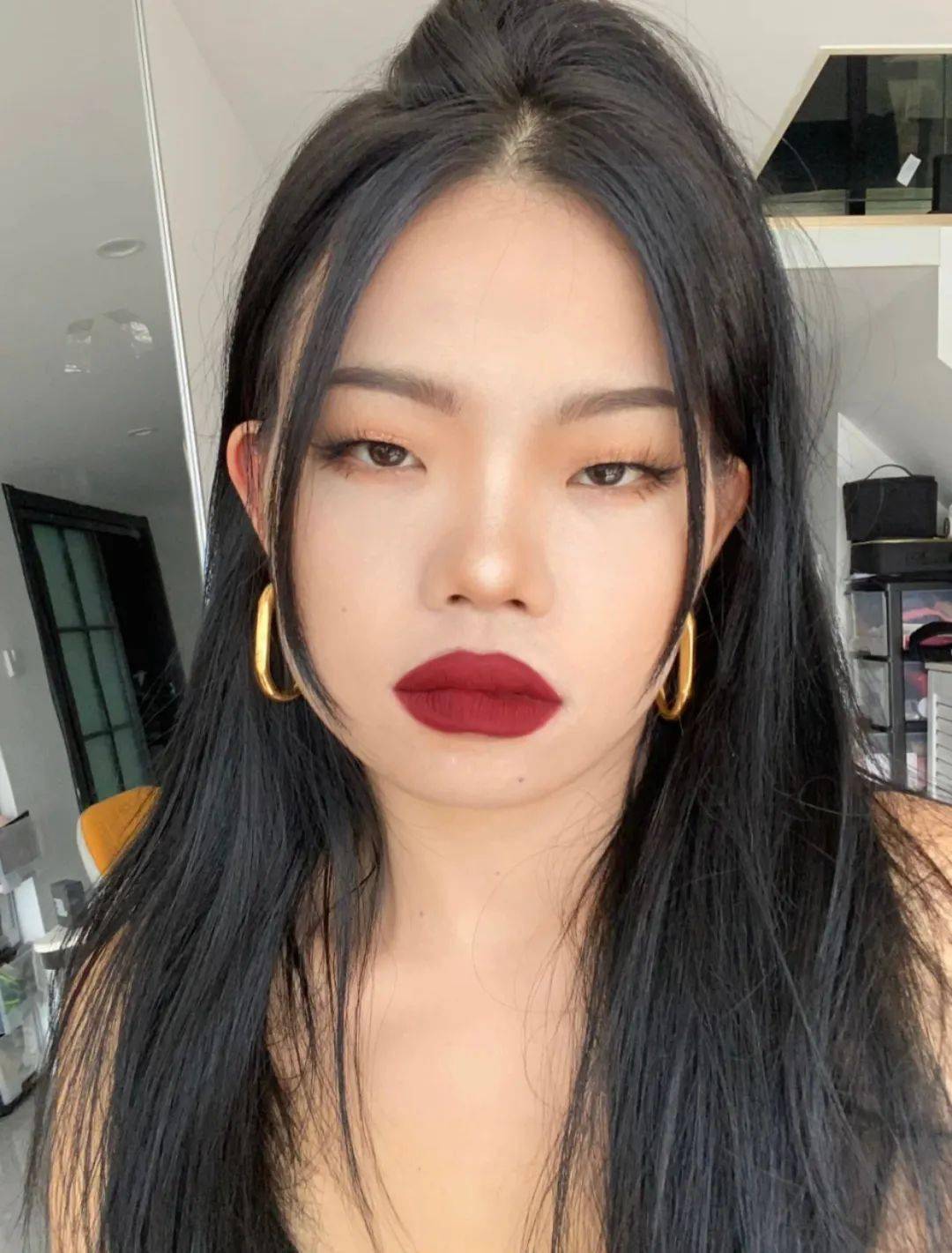 单眼皮女生也太好看了吧
