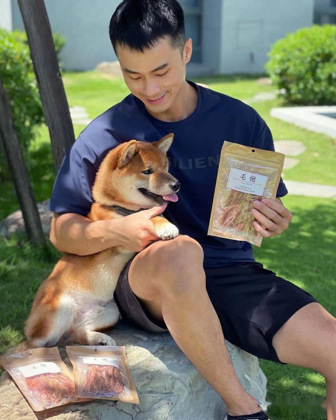 消防猛男赤裸上身肌肉身材太犯规了