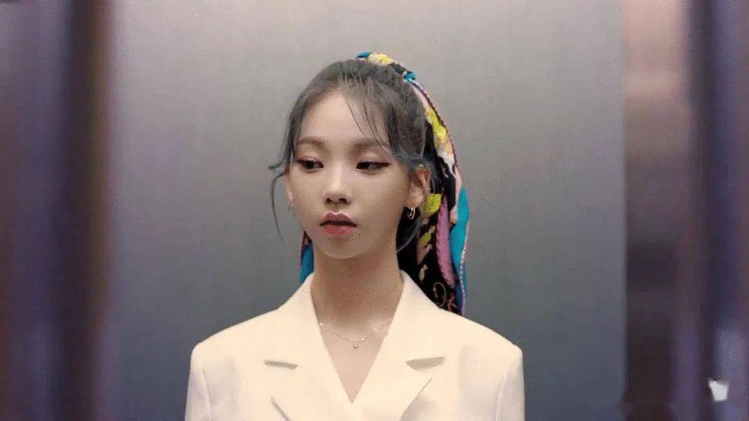 全网全网都在吹的AI脸美女，和Jennie“撞款”的颜值秘诀是什么？
