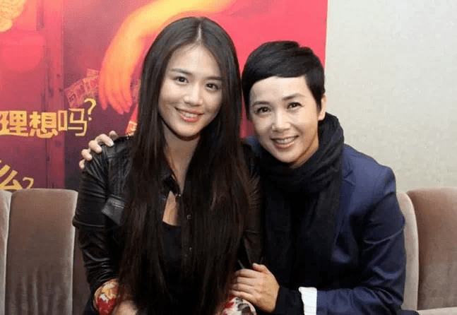 观众群|靠“恋情”的影后？