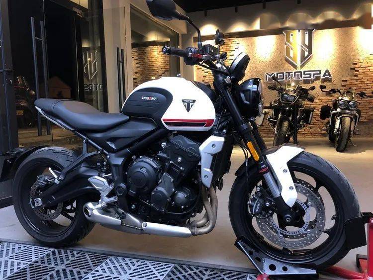 转让2021年凯旋三叉戟660