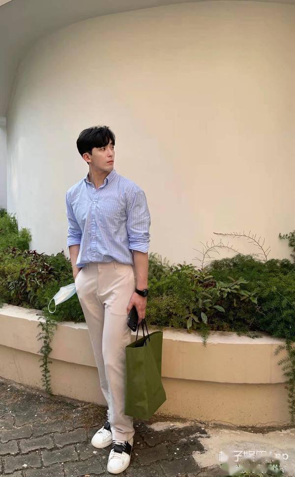 校园小说男主从此有了脸…