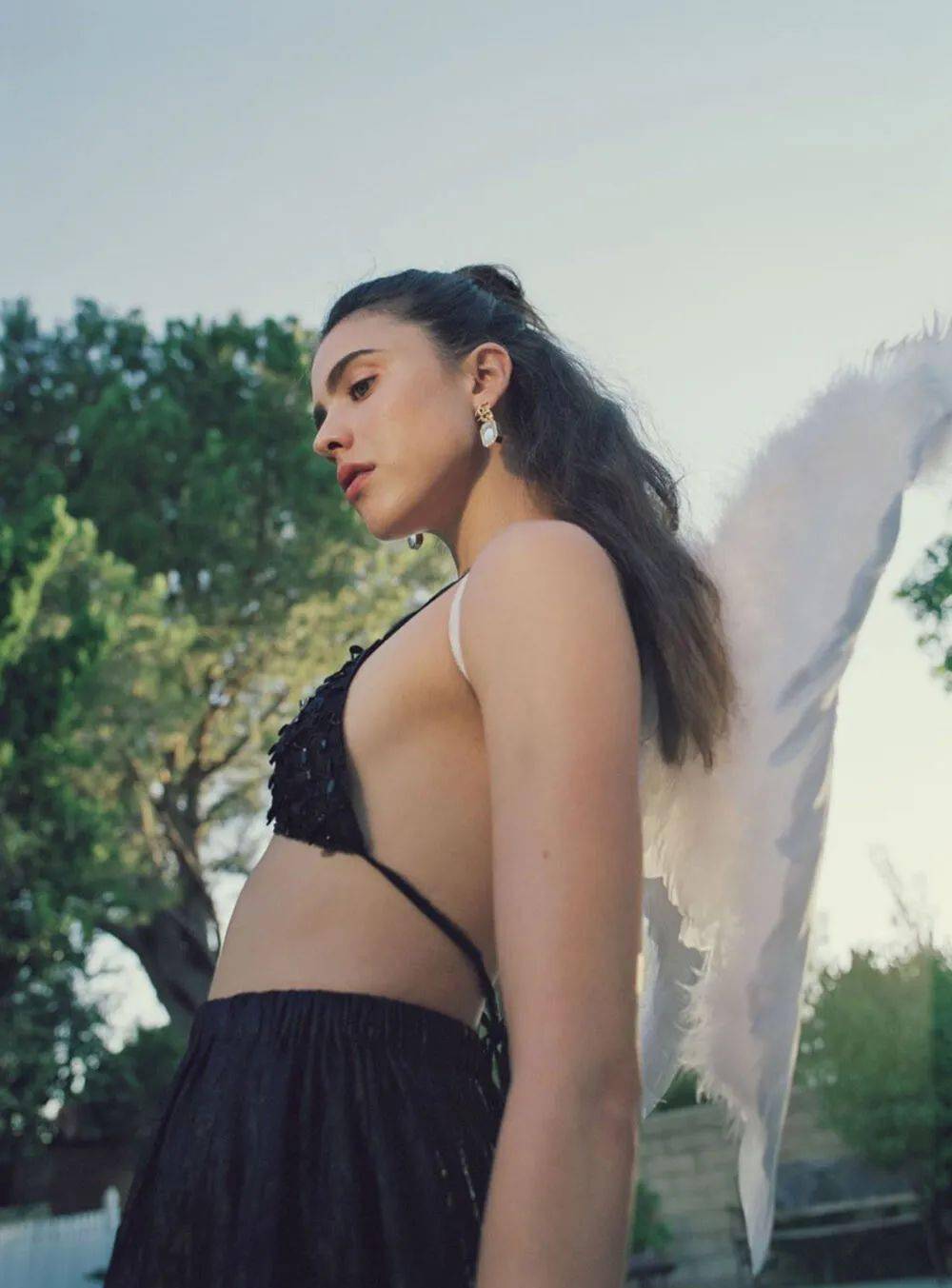 全球|“女佣”这次有点辣丨赏色