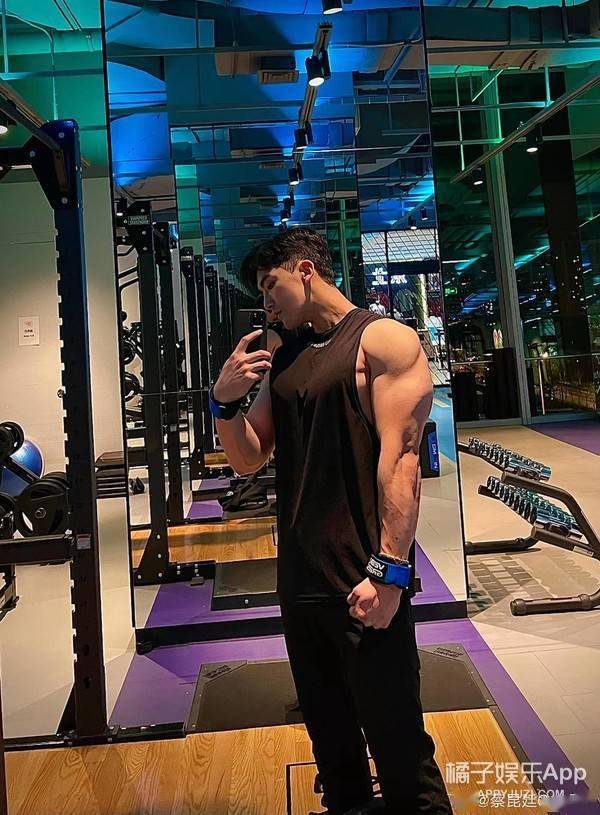 校园小说男主从此有了脸…