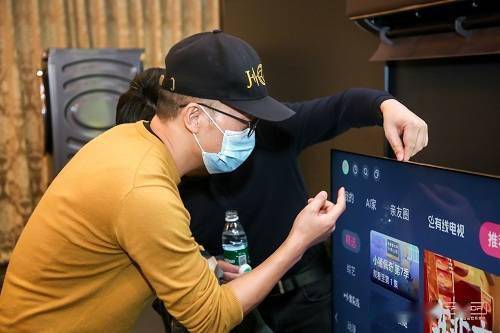 超越海信璀璨套系家电：做超越流行的极简智能