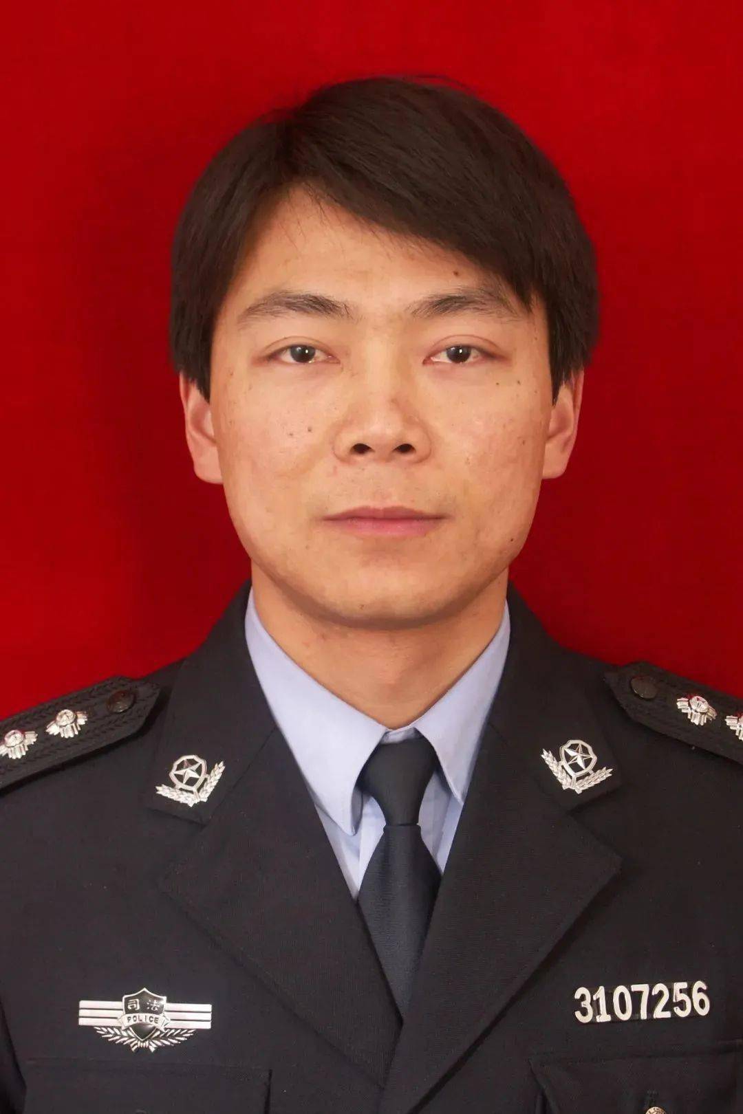 周盟,男,汉族,1979年5月生,中共党员,现任上海市南汇监狱党委委员,副
