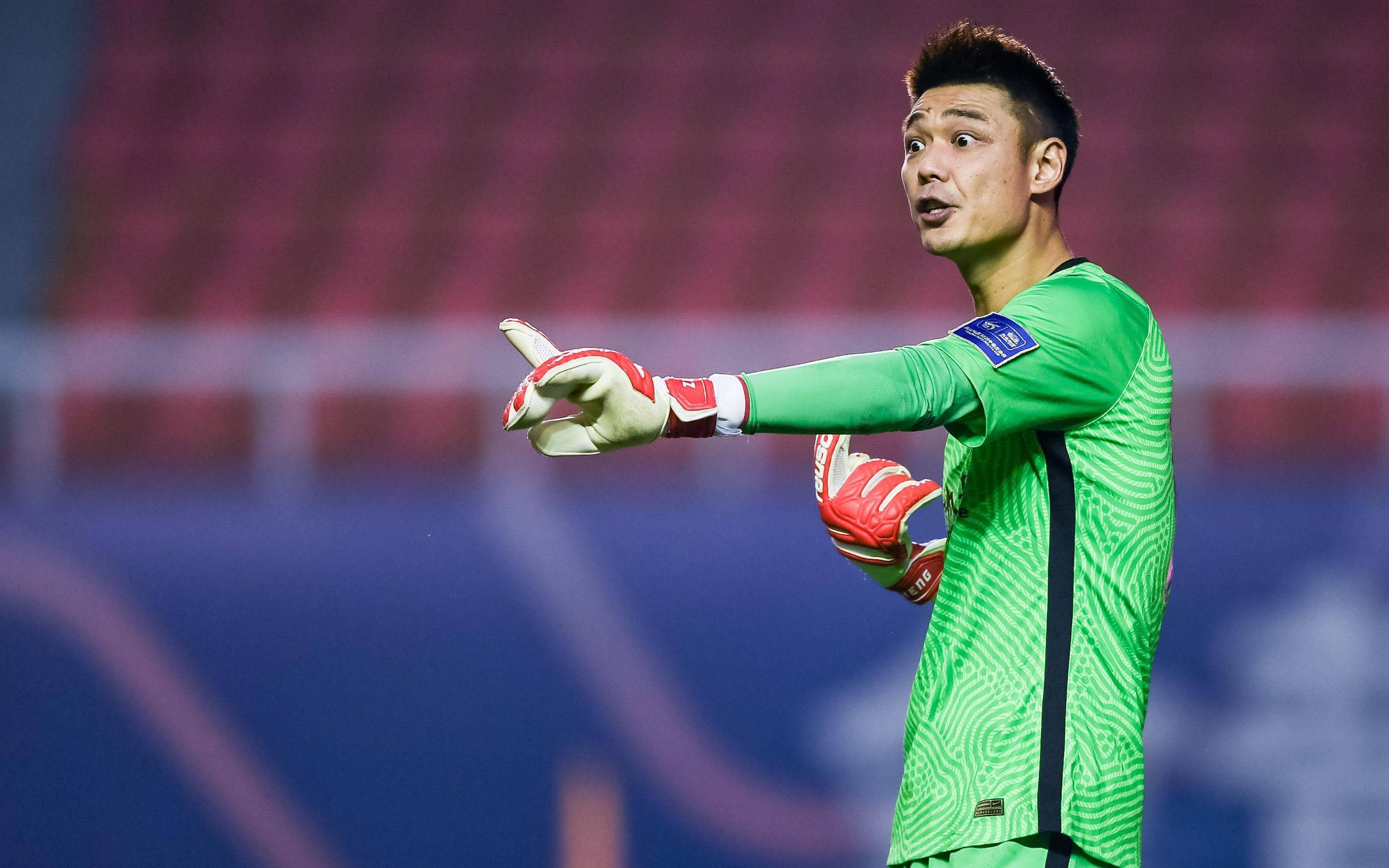 曾诚扑出深圳必进球,上海申花晋级足协杯半决赛_比赛