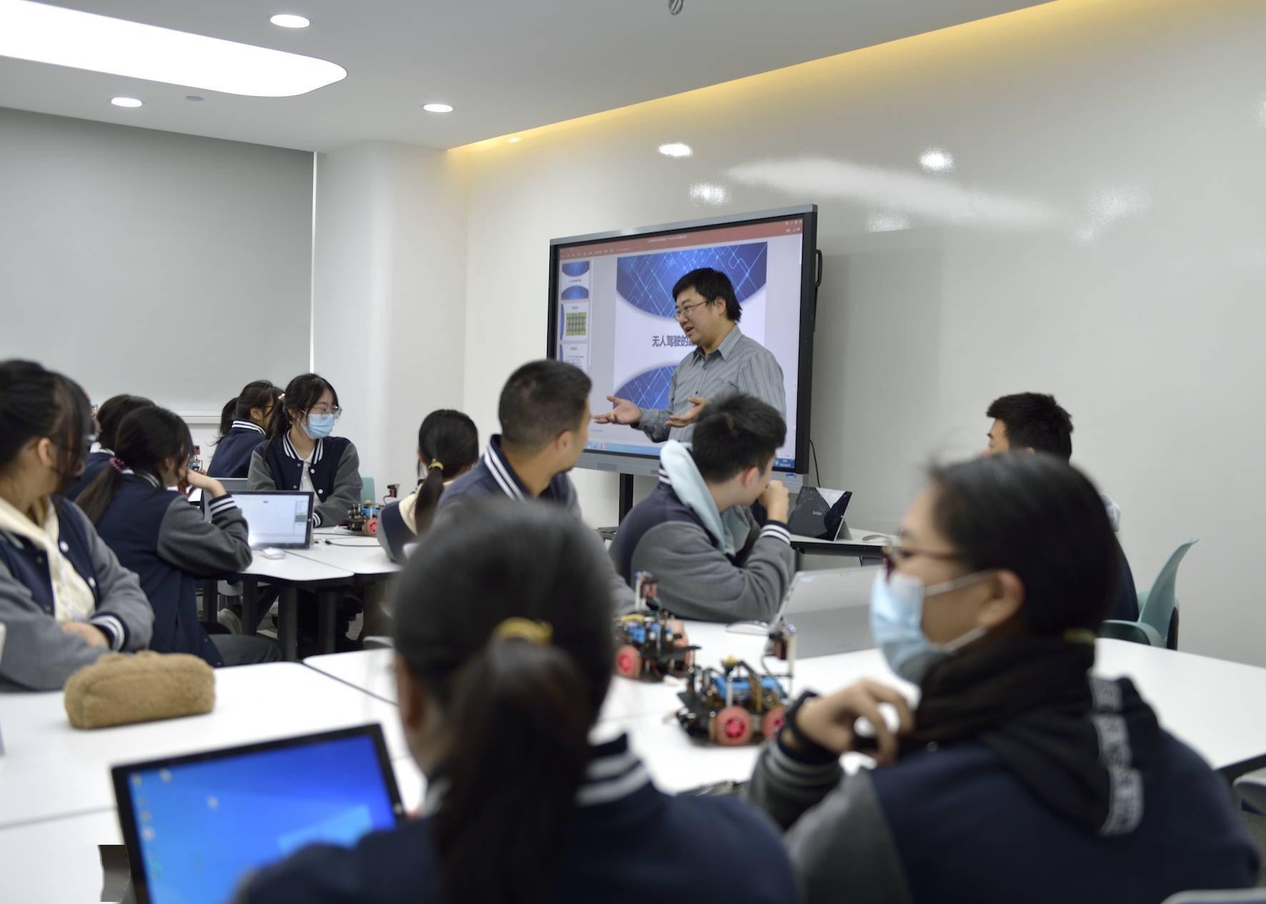 5G+AI，上海这所中学用新技术实现教学数字化转型