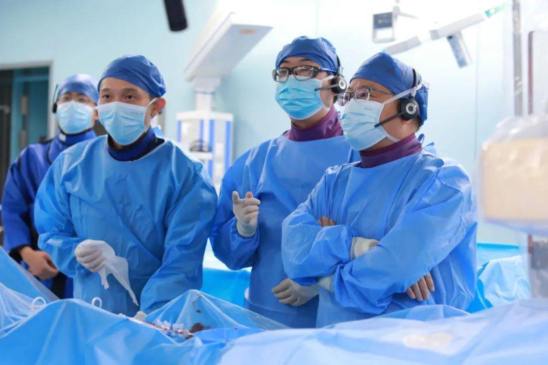 陈韵岱教授团队王圣教授团队成功开展两例symplicityspyr