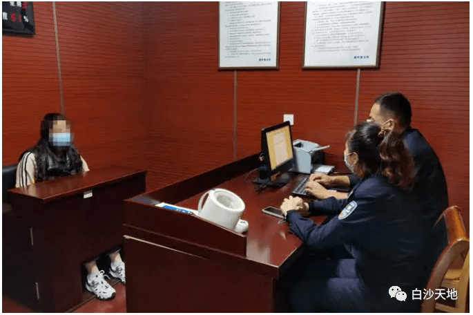 近日,扬州景区公安分局梅岭,蜀冈派出所组织警力对辖区棋牌室开展清查