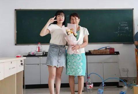 "我爱我师——我心中最爱的老师"——王雅静