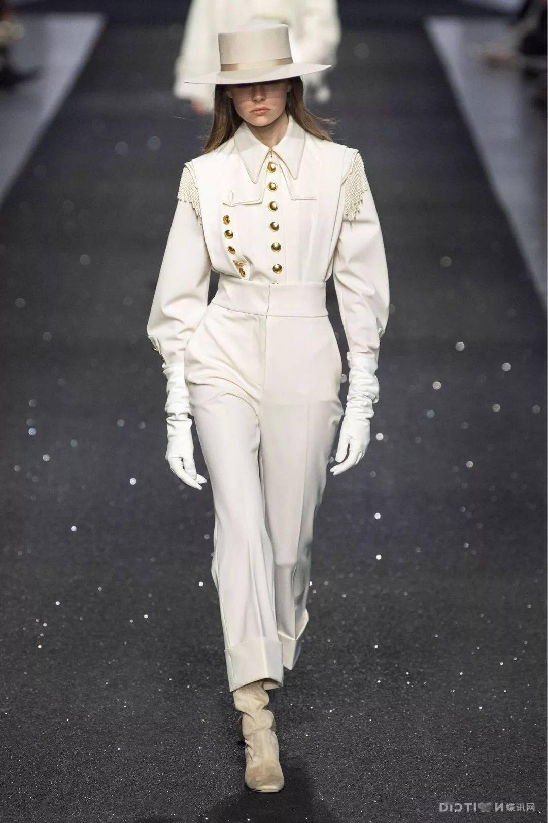 【服装色彩流行趋势】灰调中性色!(冷淡的高级)