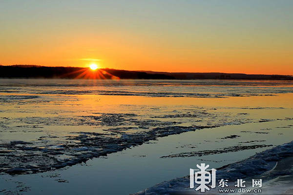 过程|黑龙江呼玛段呈现跑冰排美景 迎来2021年冬季流冰期