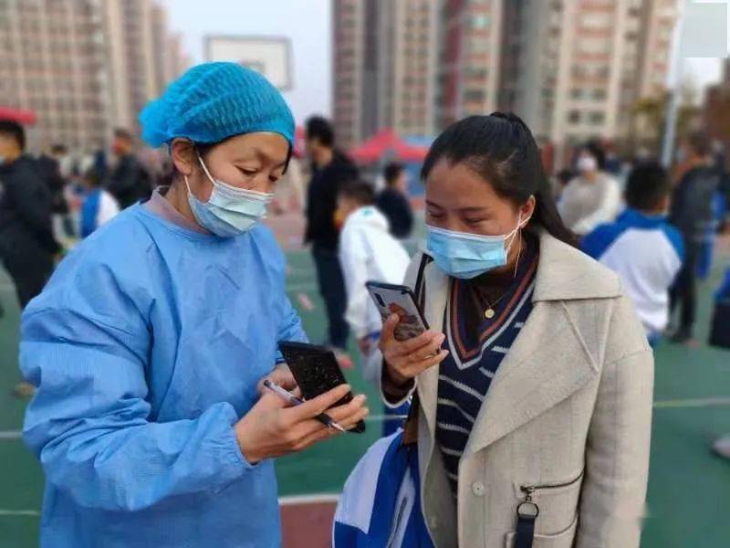 莱西香港路小学3500余名小学生今天开打新冠疫苗