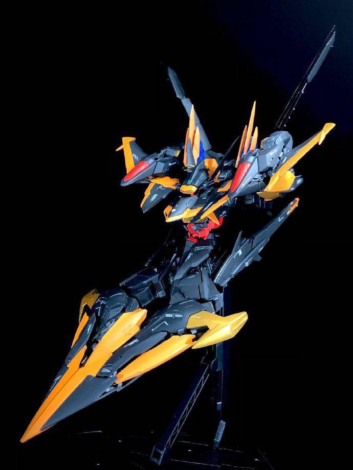 黑色天蚀高达模型外甲配色案例