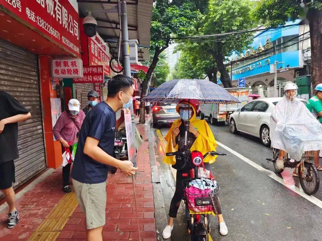 进行|小手拉大手，安全路上走丨提高交通安全意识，你我有责