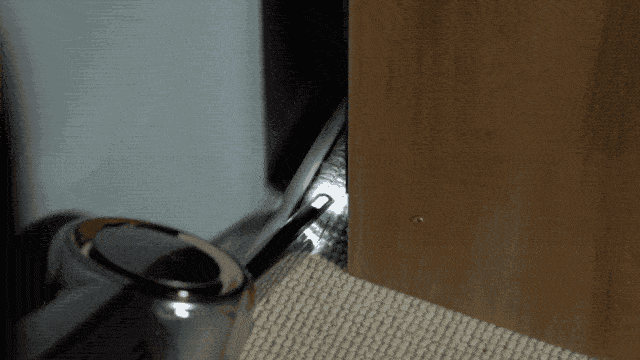 全能吸尘器评测！吸拖一体难缠毛发秒清理，犄角旮旯高处打扫全搞定