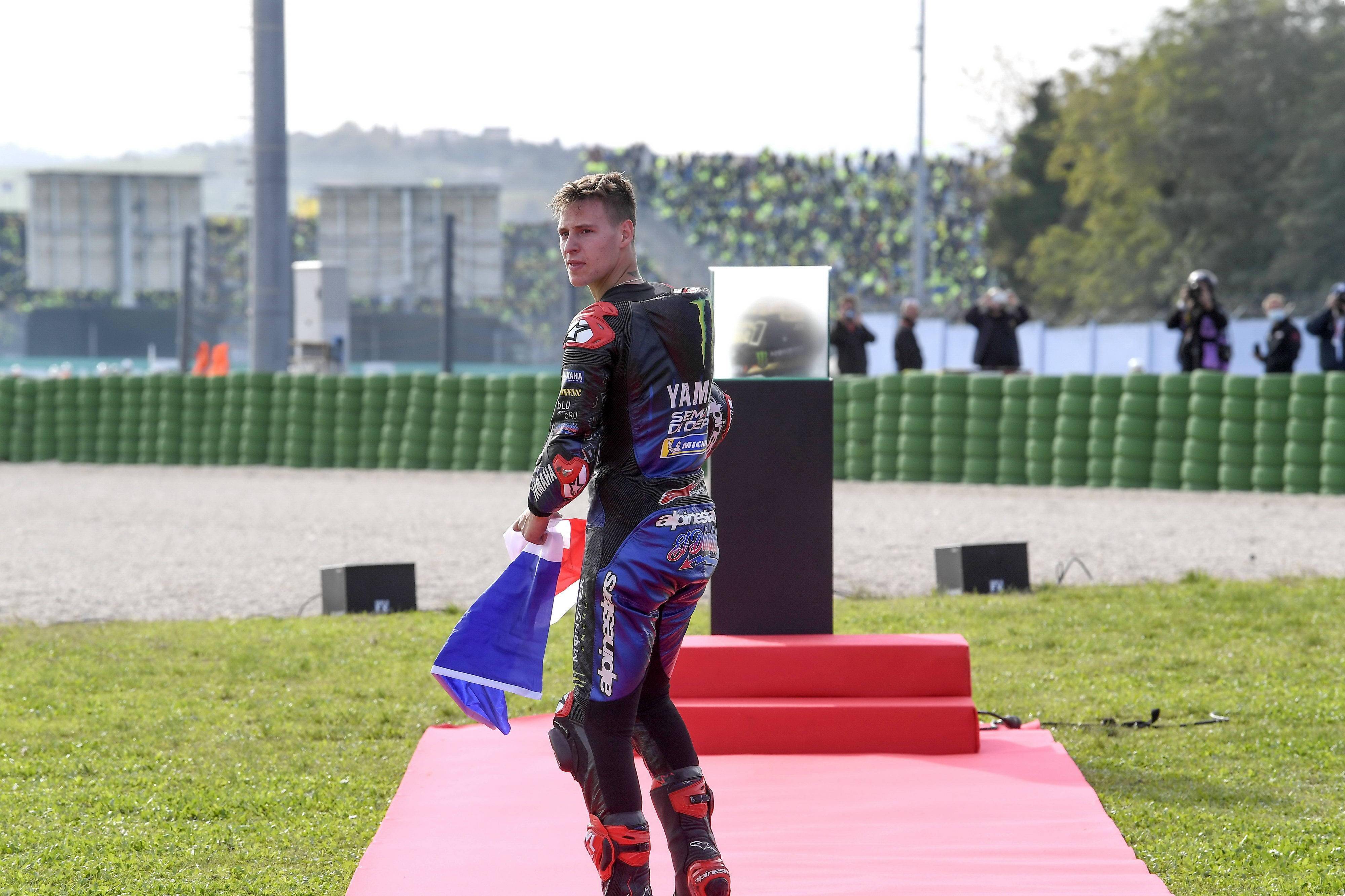 夺冠时刻:2021 motogp 世界冠军 夸塔拉罗_yamaha