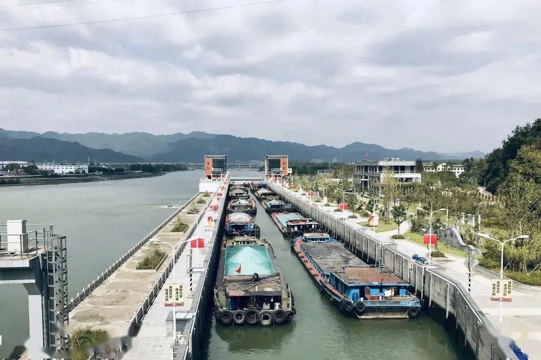 富春江船闸过闸量创新高