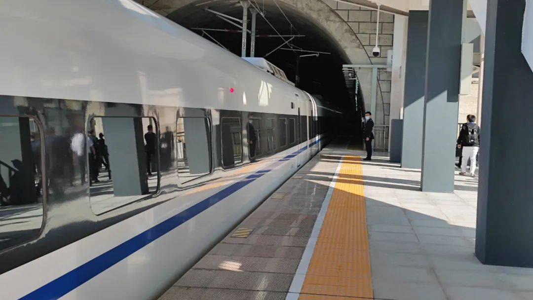 小湾东站还拥有着许多"第一":它是彝乡南涧的第一个火车站是澜沧江