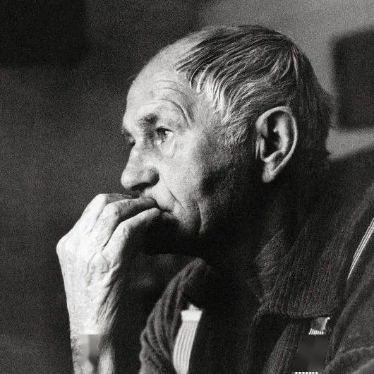 诗歌|黄梵：普通人也需要写诗的生活，需要写诗充实自己的精神｜专访