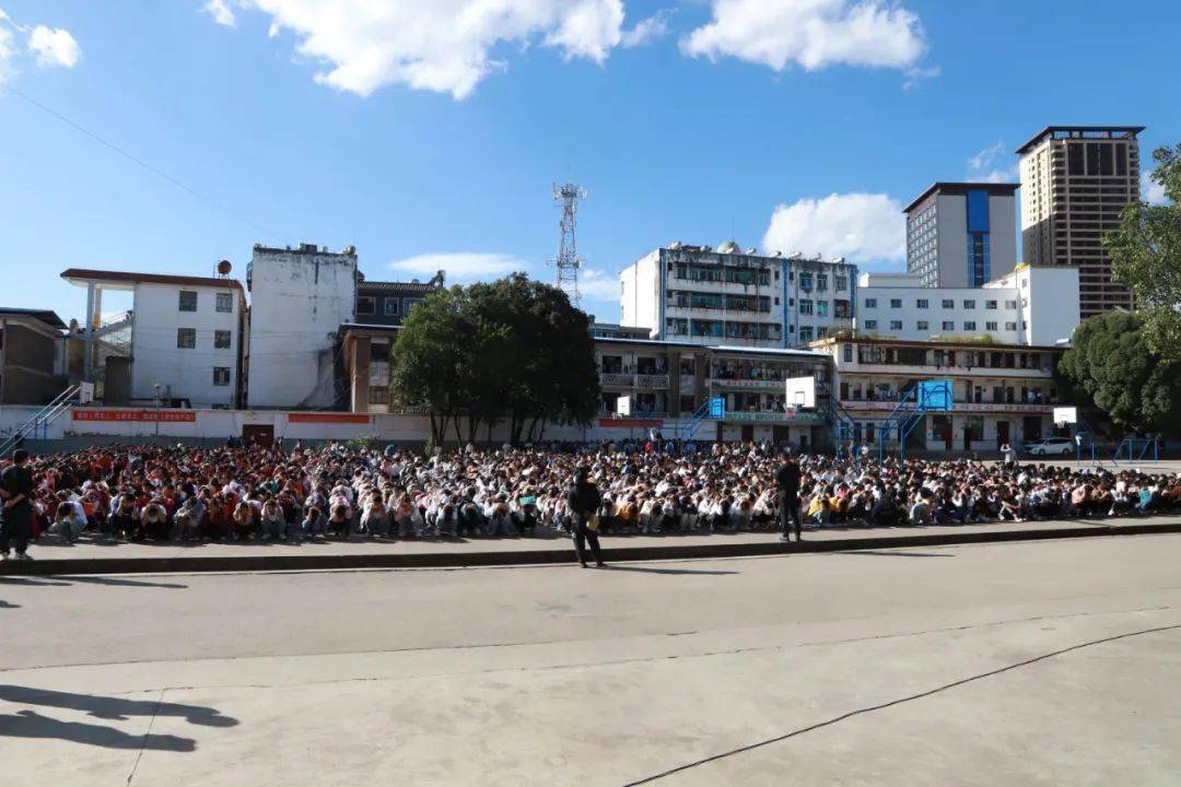 119消防宣传月| 消防宣传培训走进泸西一中