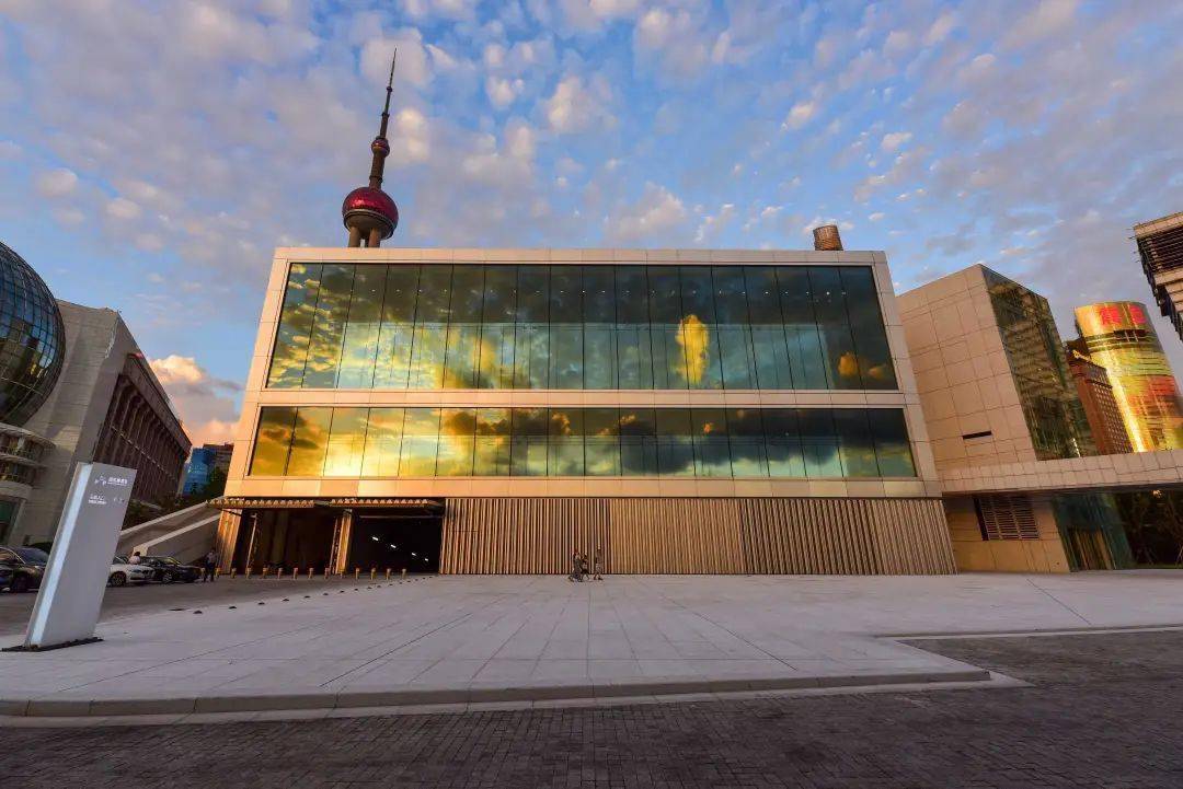 浦东美术馆:黄金地理位置上的诗意建筑_外滩