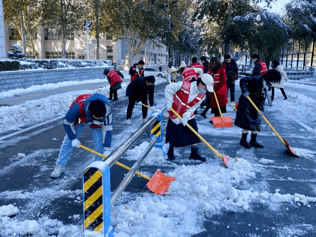 学生志愿者图片冬季图片