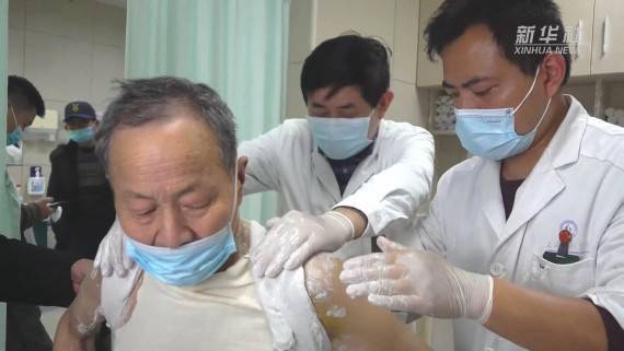 新华社|“丰石膏”的医者仁心