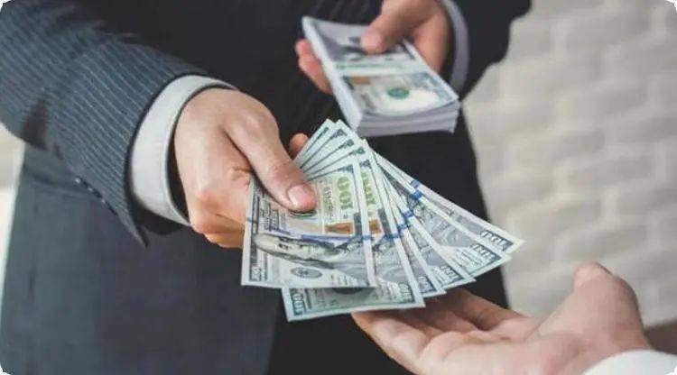 梦境的双重纠葛，解析梦见自己借钱不还被偷回的深层含义