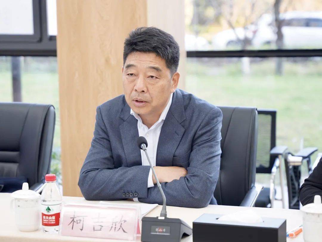 柯吉欣赴白杨街道调研