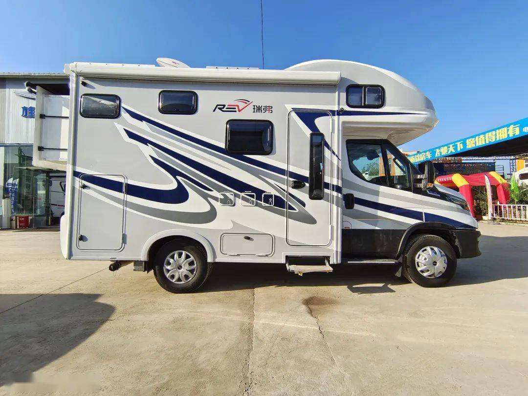 超大空间,细节设计,打造极致舒适体验,瑞弗s820进口双拓展房车