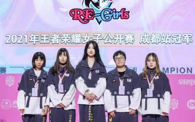 操作|关注女子电竞⑤从主播转型选手，甜甜珂希望大家多看技术少看脸
