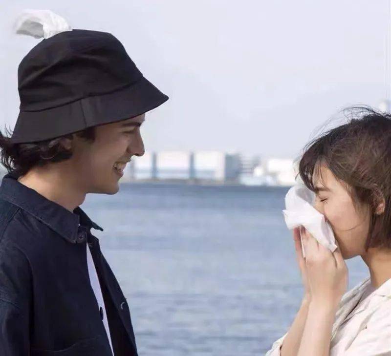 直播间|赵丽颖秒变小迷妹，这个男人不简单啊