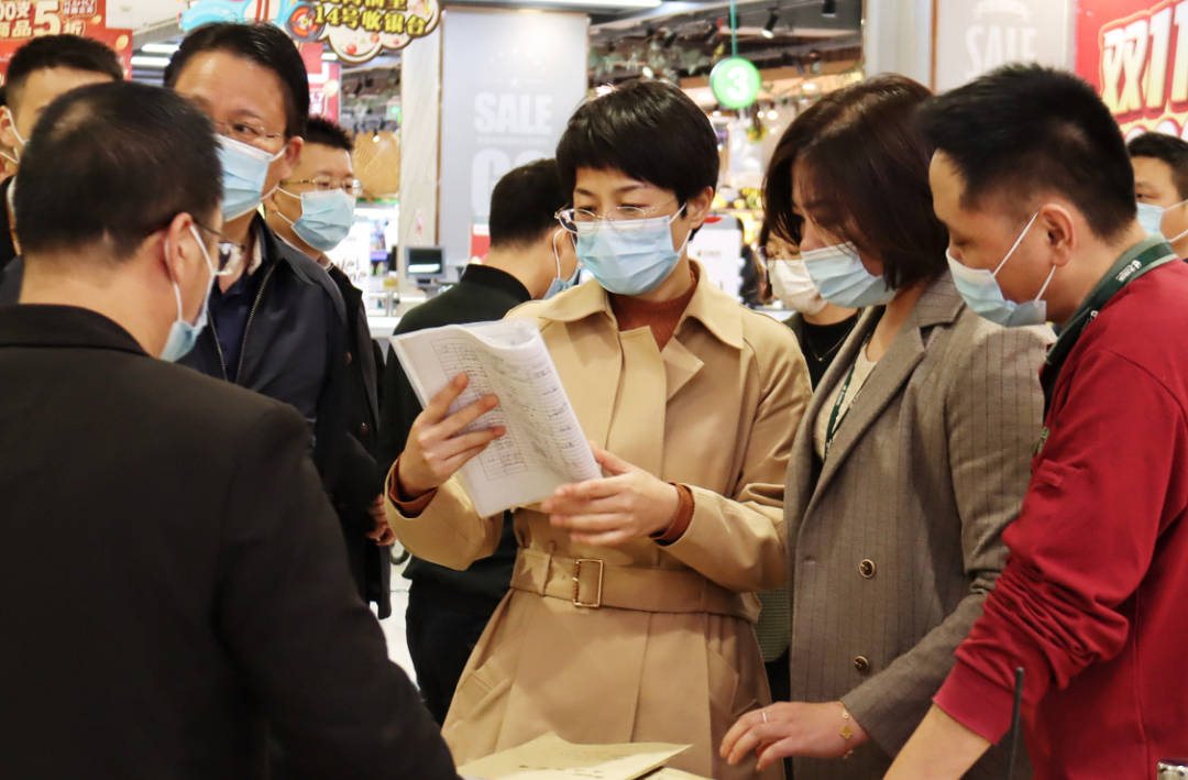 吴小华督查疫情防控工作