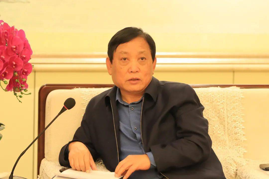 盛佃清到访汾酒签订协议云时代为智慧汾酒支招