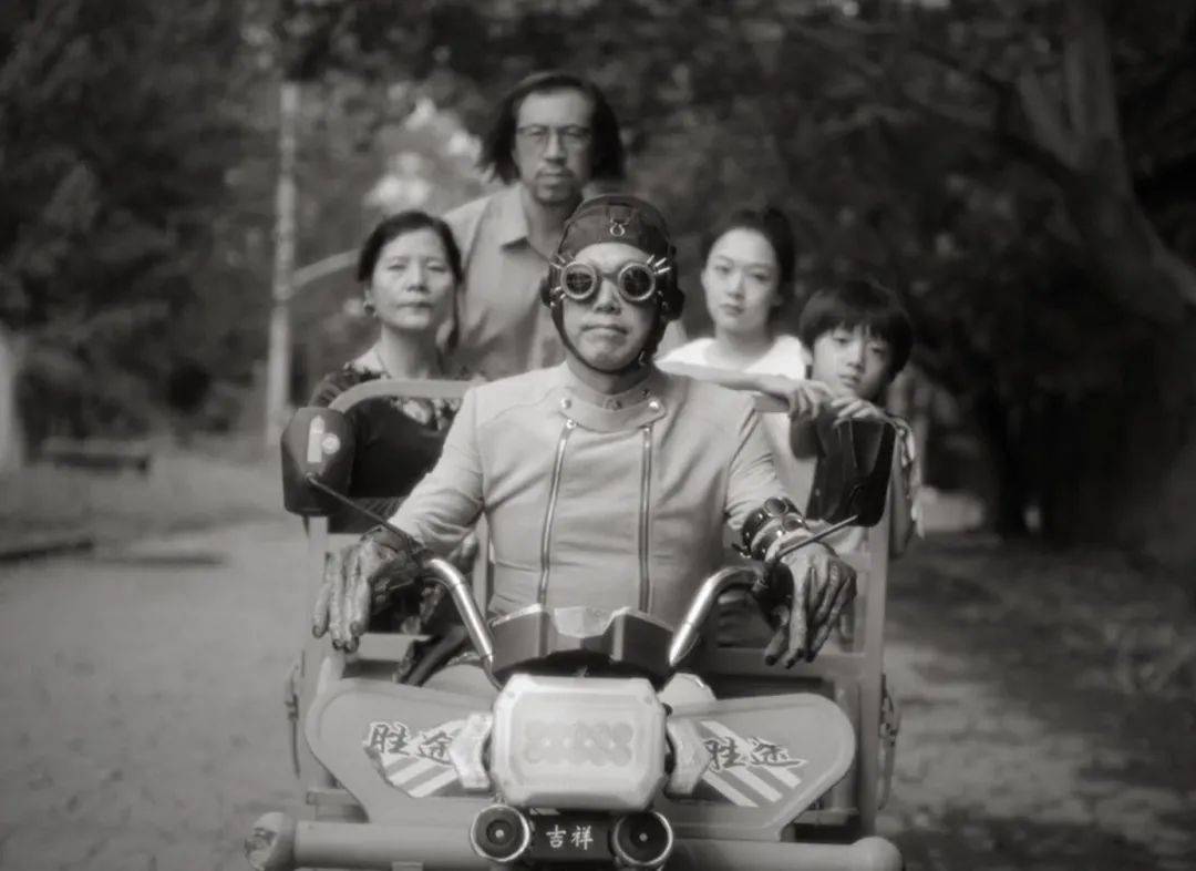 什么|狗血互撕、热搜霸榜，这部导演竞技综艺更像导演“奇葩说”